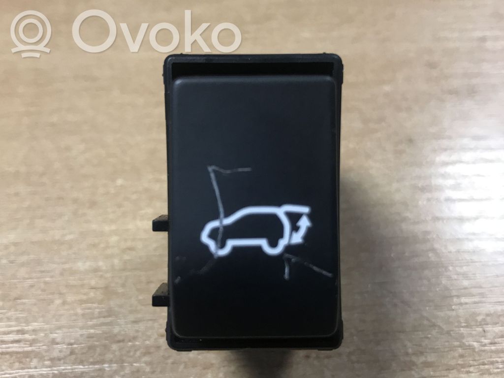 Lexus RX 450H Tailgate opening switch 