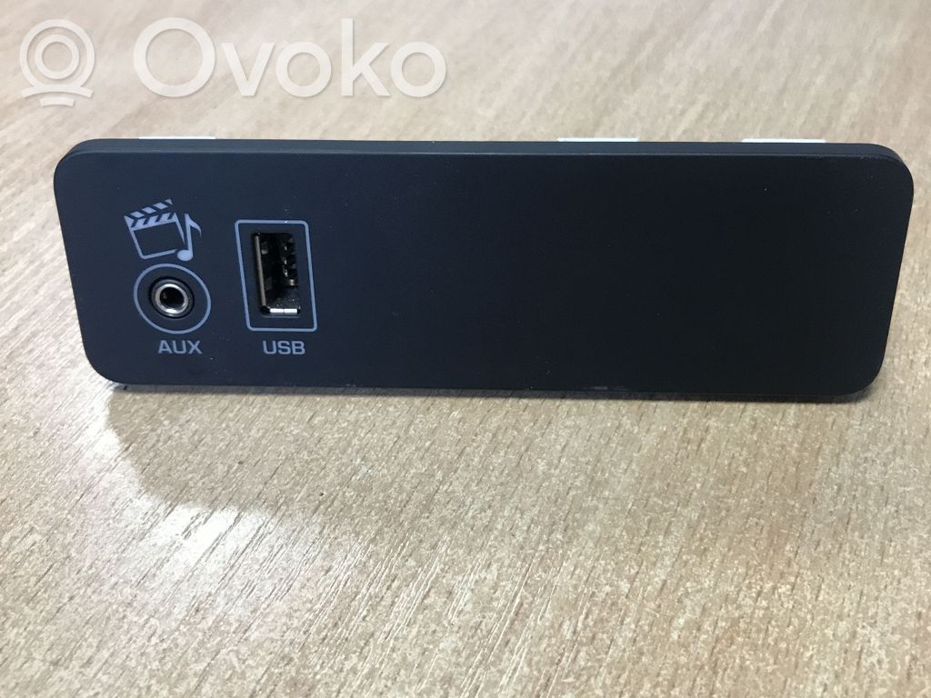 Enchufe conector USB   DH2219C166CA