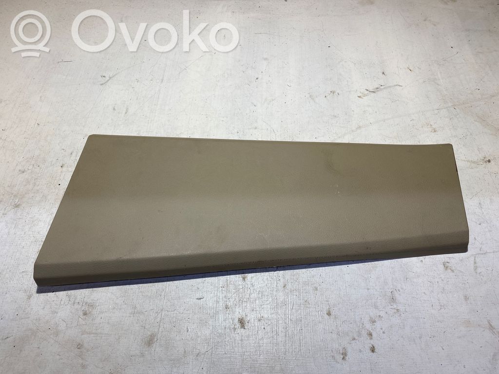 Land Rover Discovery 4 - LR4 (B) pillar trim (bottom) 