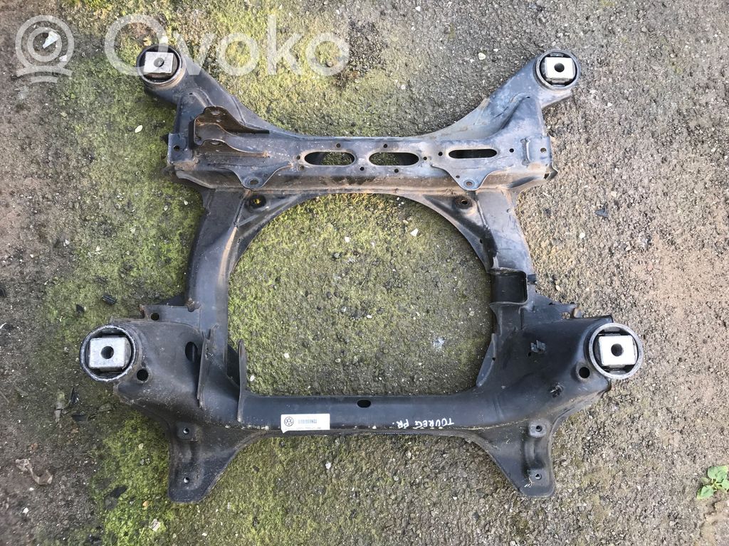 Volkswagen Touareg II Front subframe 