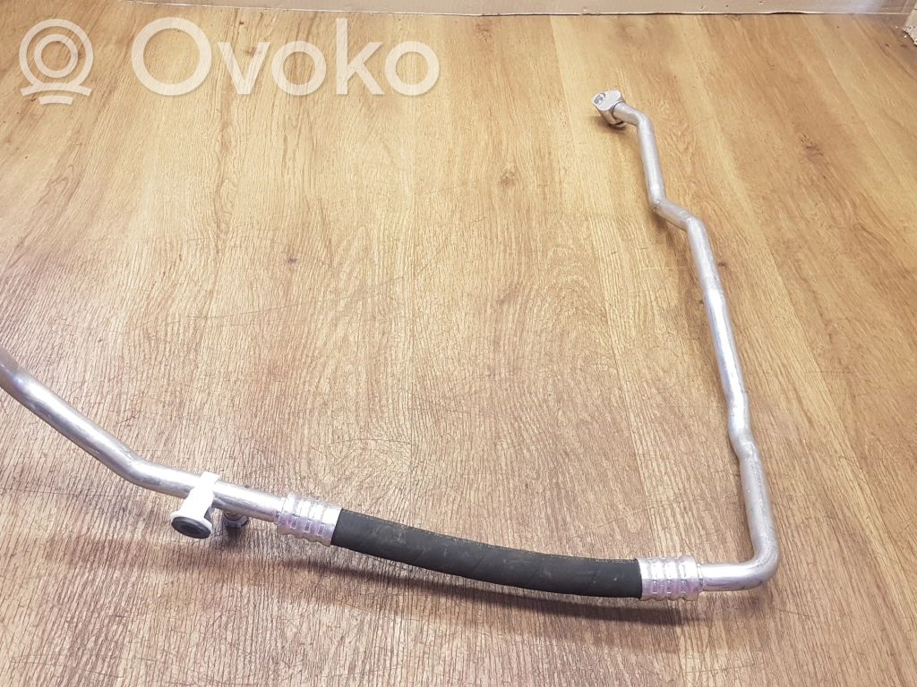 BMW 1 F40 Ilmastointilaitteen putki (A/C) 