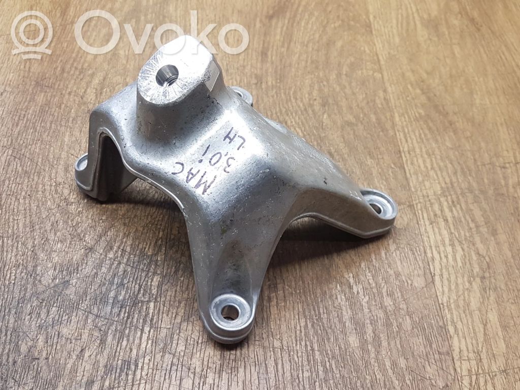Porsche Macan (95B) Engine mounting bracket 