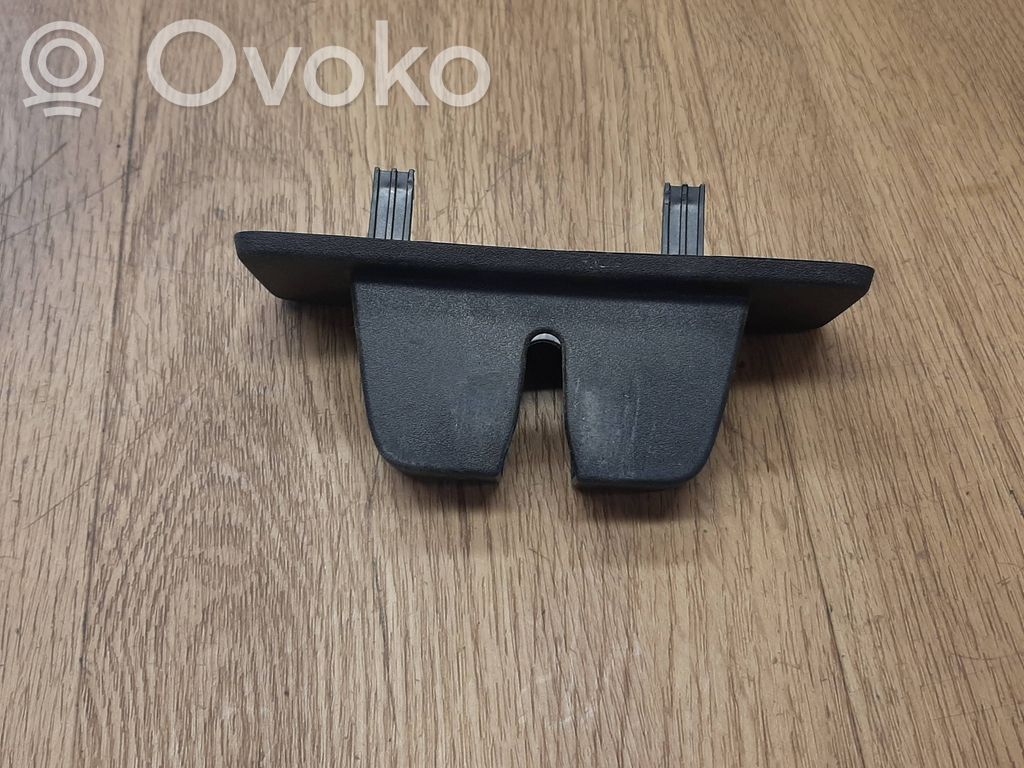 Land Rover Discovery 5 Tailgate/boot lid lock trim 