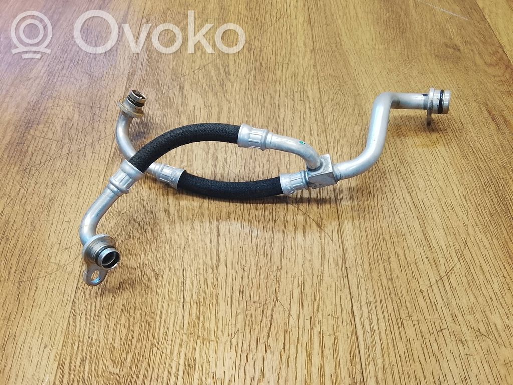 Porsche Macan (95B) Turboahtimen öljyletku 