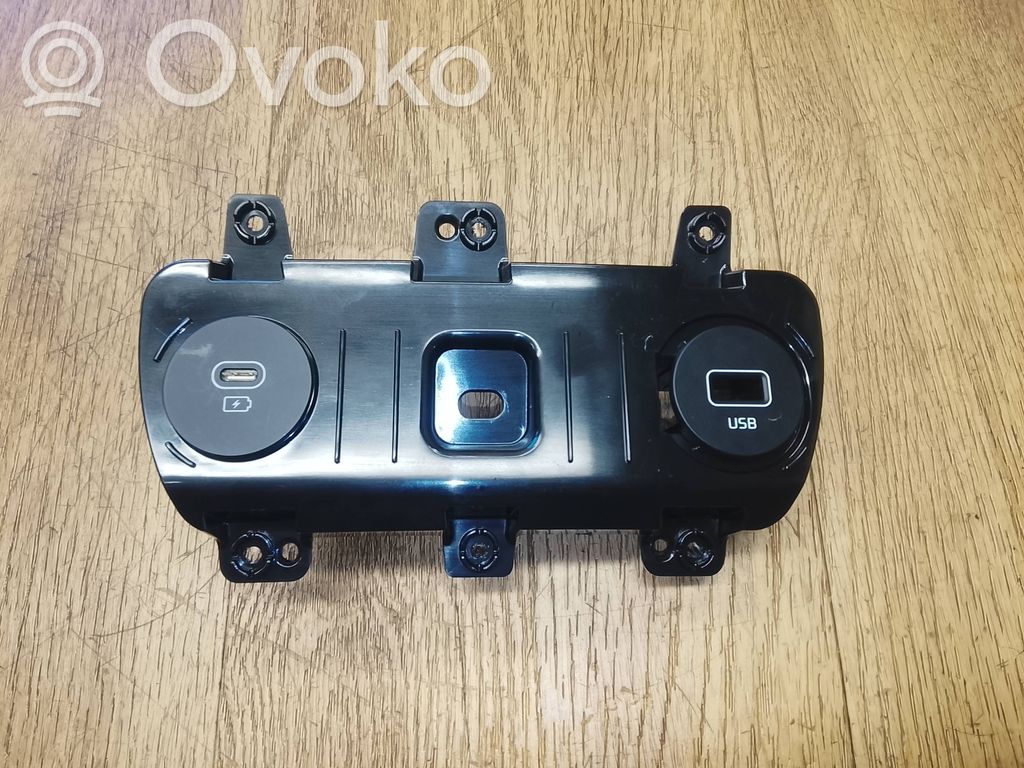 KIA EV6 USB socket connector 