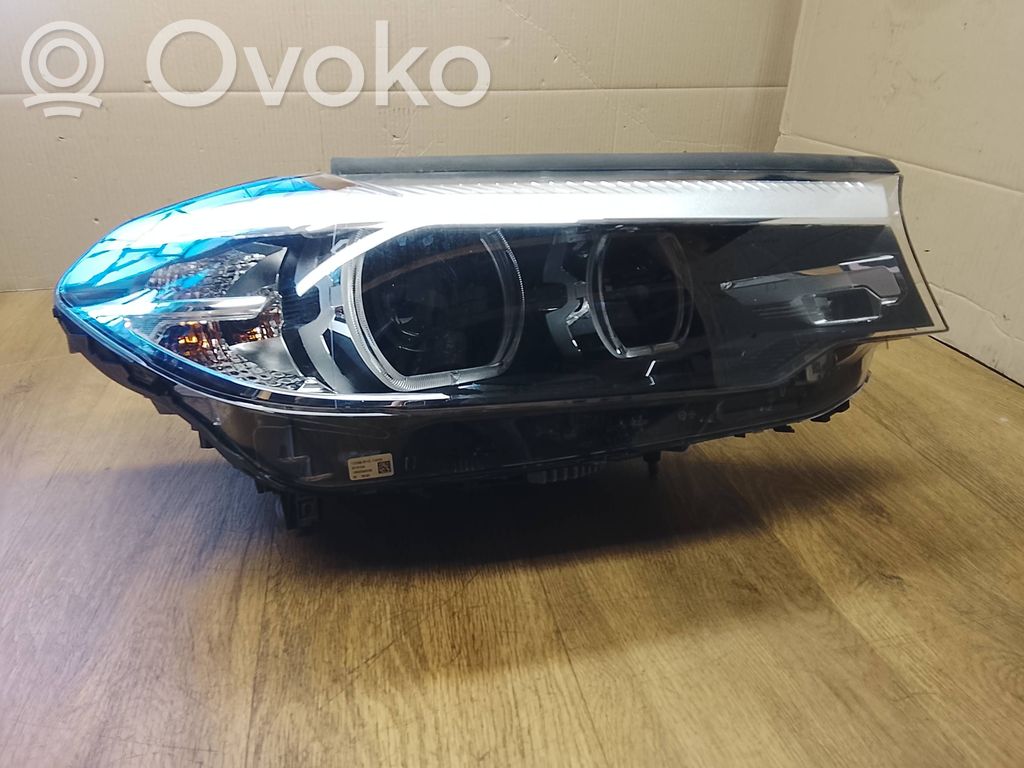 BMW 5 G30 G31 G38 Lampa przednia 