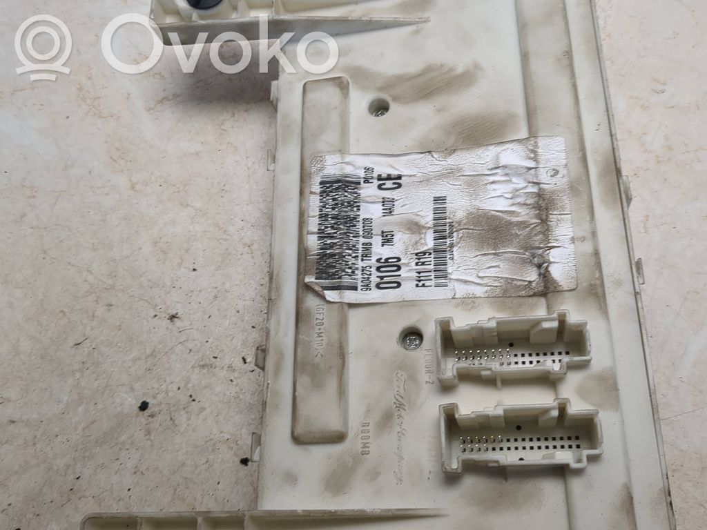 Ford Focus Drošinātāju kaste (komplekts) 