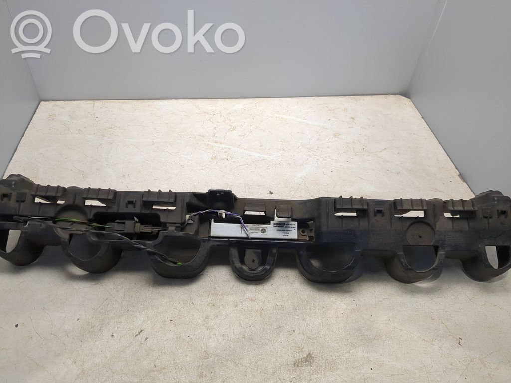 Renault Clio IV Takapuskurin kannake 
