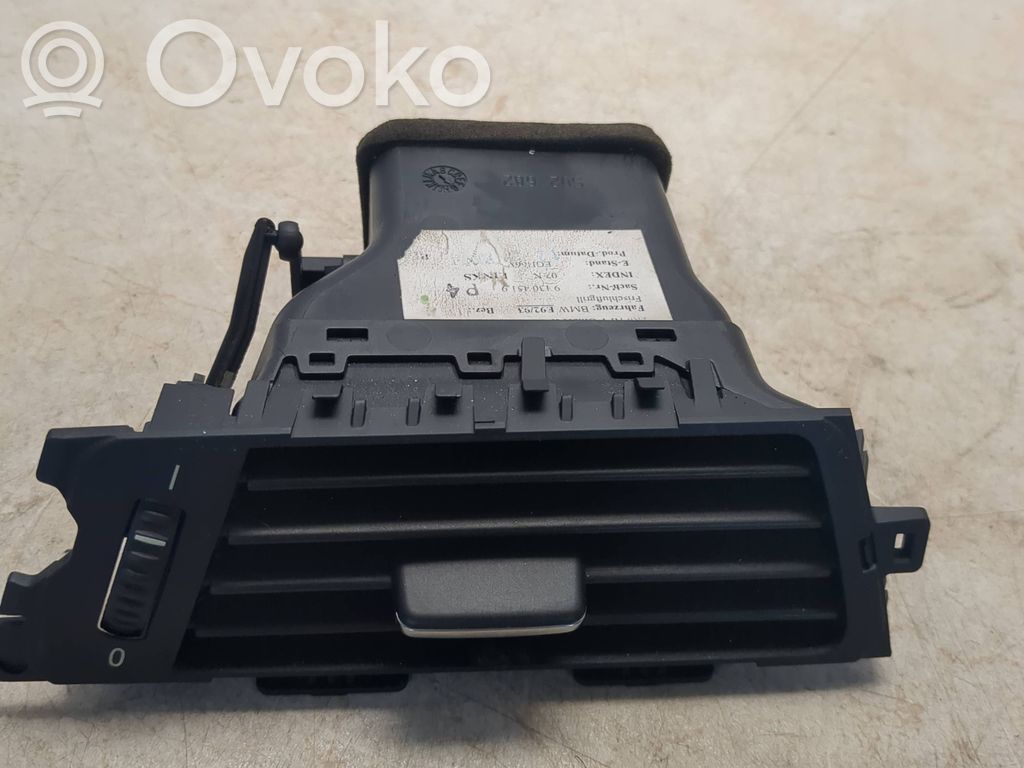 BMW 3 E92 E93 Lango oro grotelės 