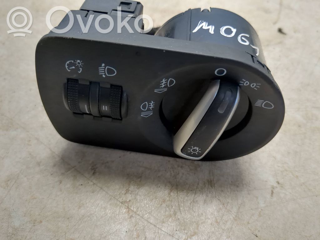 Audi A1 Panel lighting control switch 