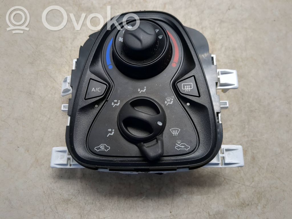 Peugeot 108 Climate control unit 
