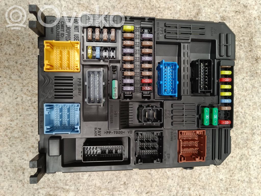 Citroen C4 Grand Picasso Fuse module 