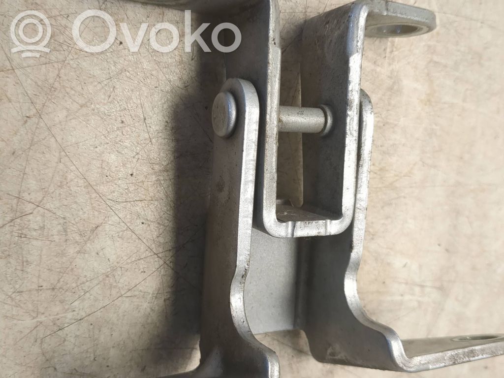 Ford Ecosport Tailgate/trunk/boot hinge 