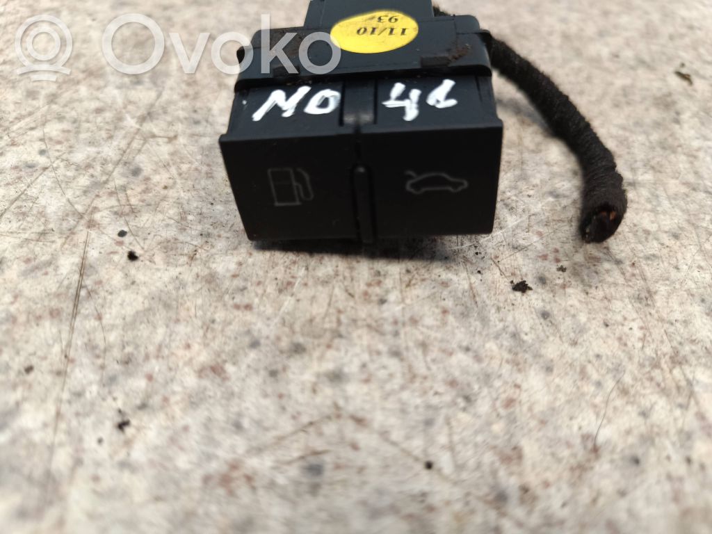 Audi TT TTS Mk2 Tailgate/boot open switch button 