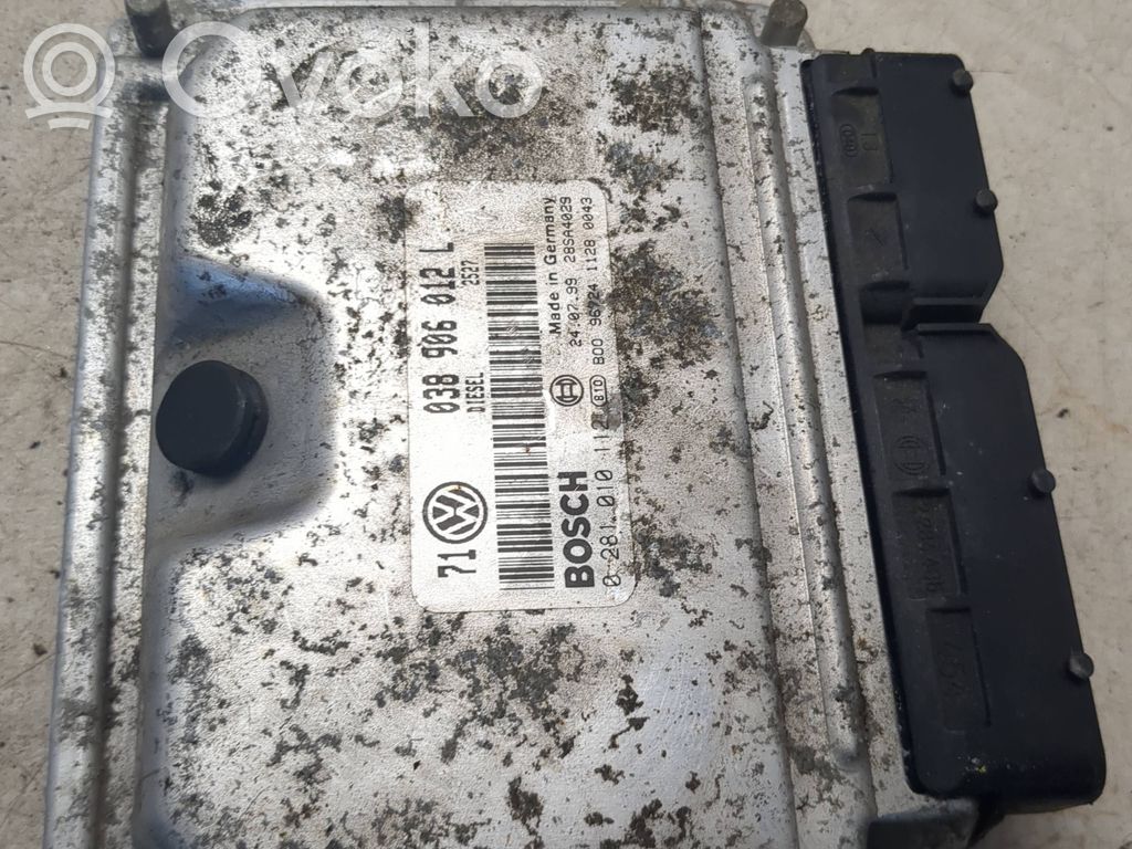 Volkswagen Golf V Engine control unit/module 