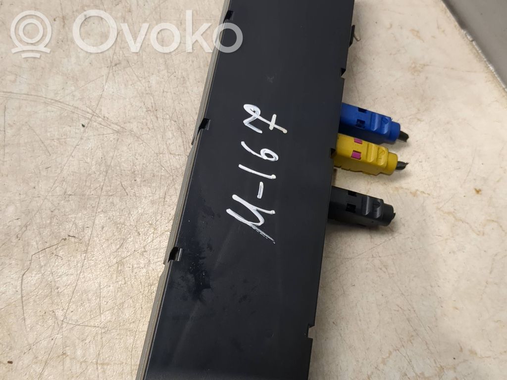 BMW Z4 E85 E86 Aerial antenna amplifier 