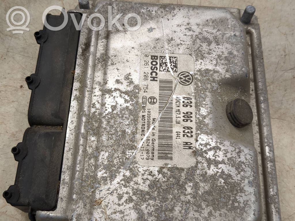 Volkswagen Tiguan Engine control unit/module 