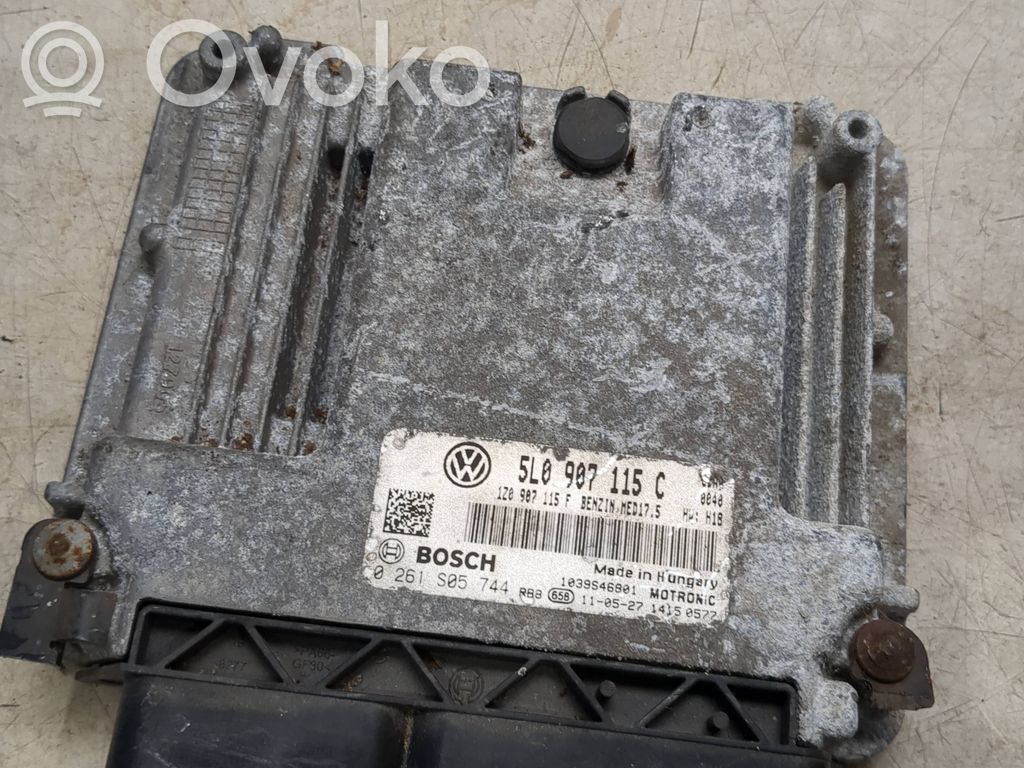 Volkswagen Golf IV Engine control unit/module 