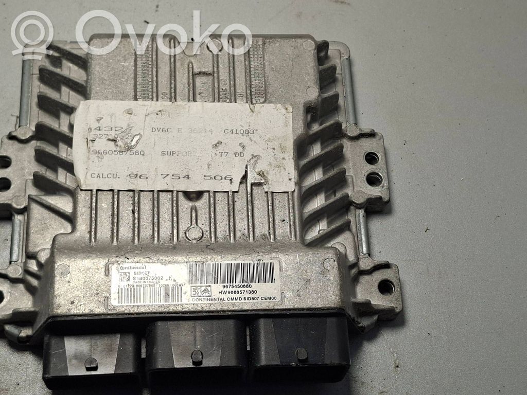 Peugeot 3008 II Engine control unit/module 