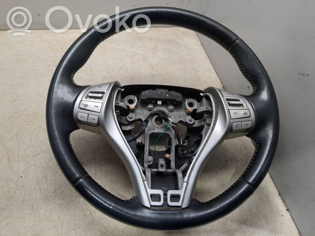 Nissan Qashqai Ohjauspyörä 