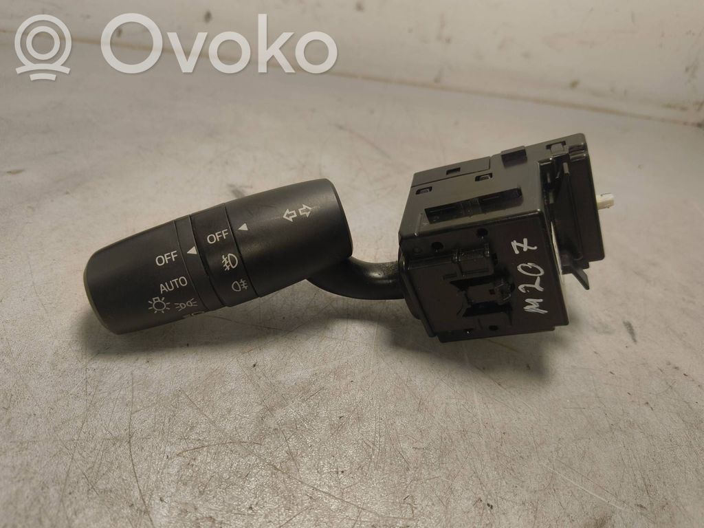 Mazda CX-3 Light switch 