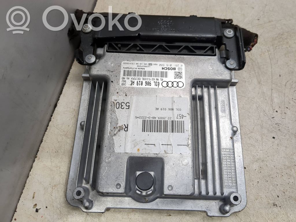Audi A4 S4 B8 8K Engine control unit/module 