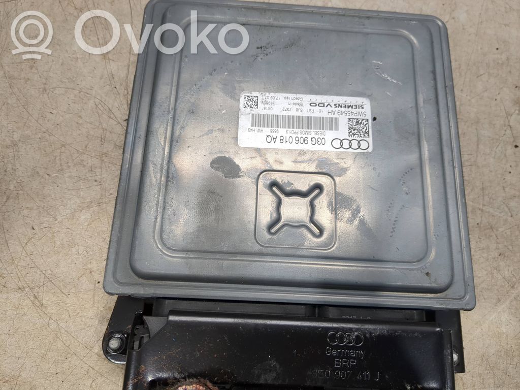 Audi A3 S3 A3 Sportback 8P Engine control unit/module 