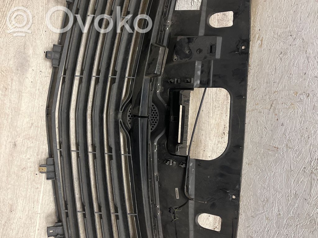 Opel Vivaro Etusäleikkö 