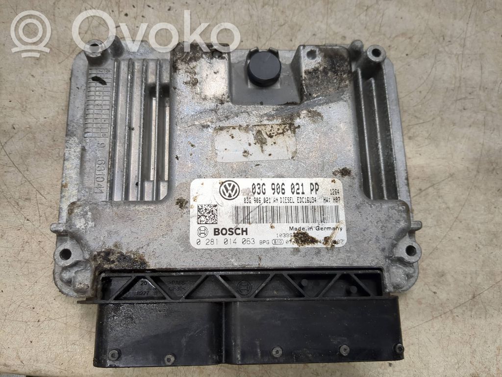 Volkswagen Touran I Engine control unit/module 