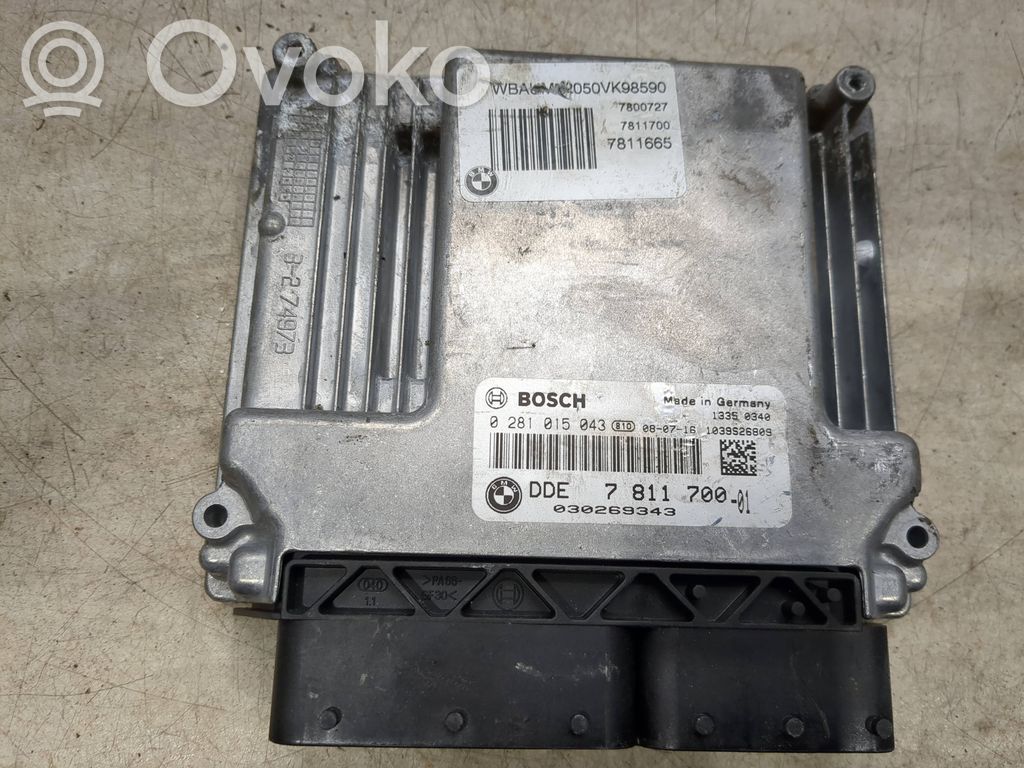 BMW 1 E82 E88 Variklio valdymo blokas 