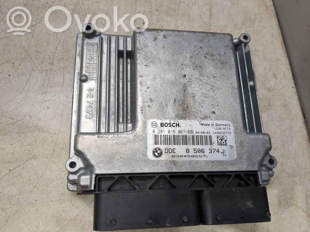 BMW 1 E82 E88 Variklio valdymo blokas 