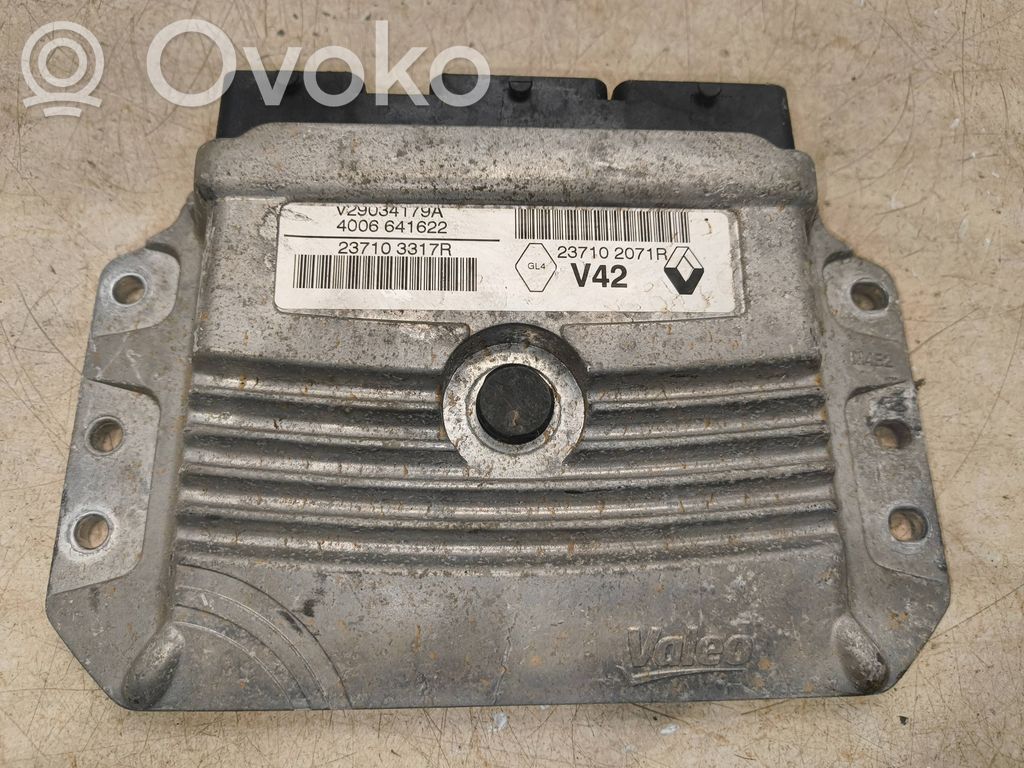 Renault Clio IV Engine control unit/module 