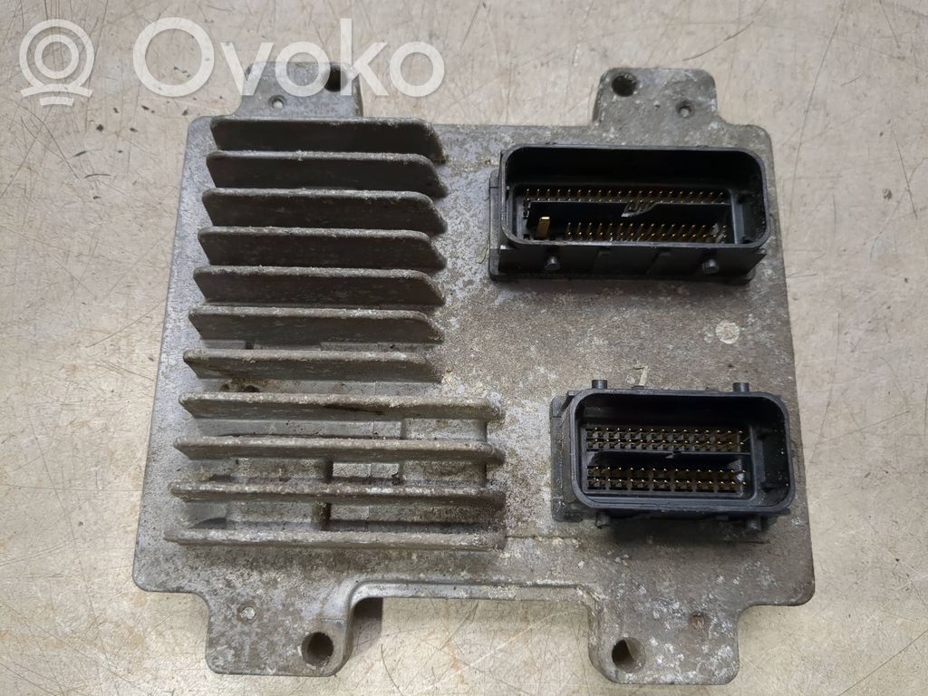 Renault Master III Engine control unit/module 