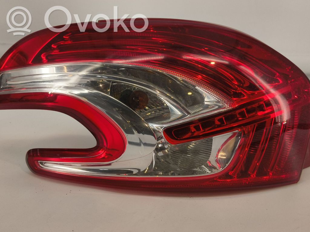 Peugeot 208 I Lampa tylna 