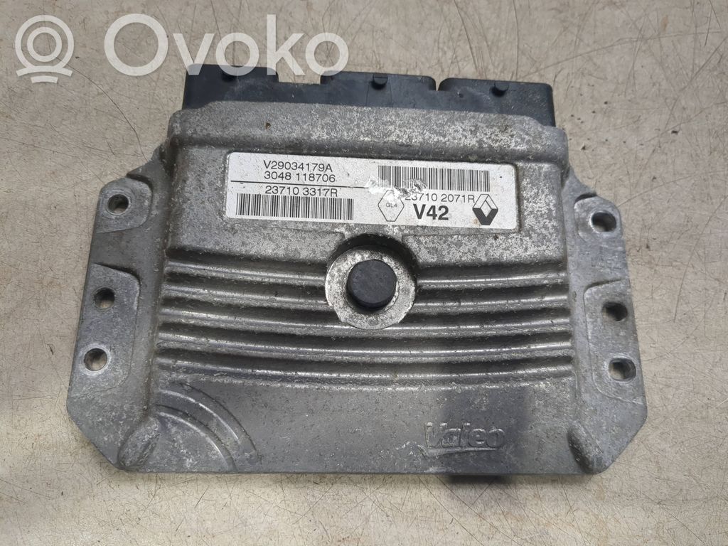 Renault Clio IV Engine control unit/module 