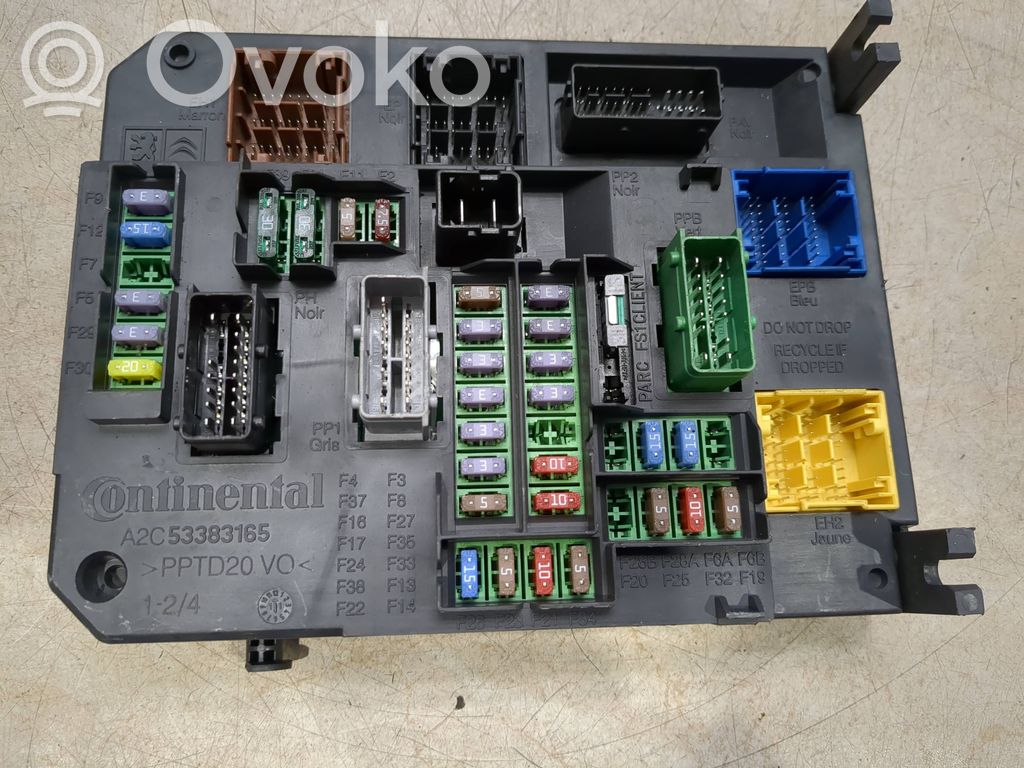 Peugeot 2008 I Module de fusibles 