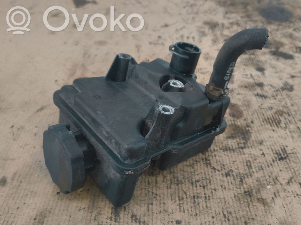 Zbiornik płynu wspomagania układu kierowniczego   A0004602483