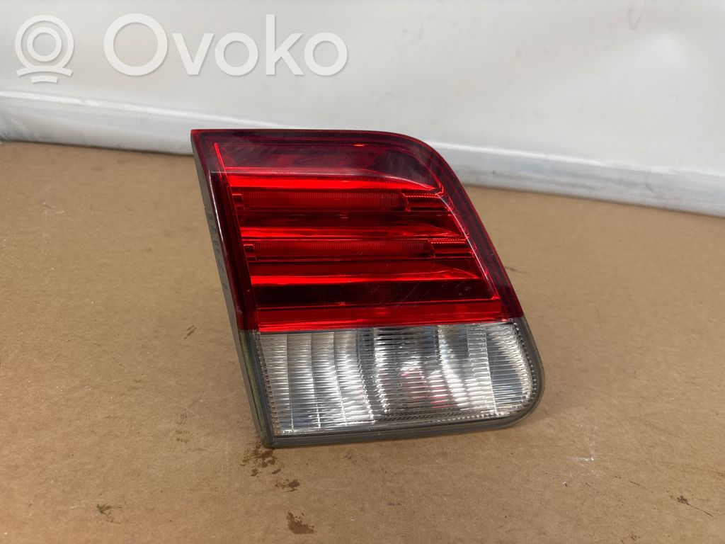 Lampy tylnej klapy bagażnika   15478,B1Y02,0530