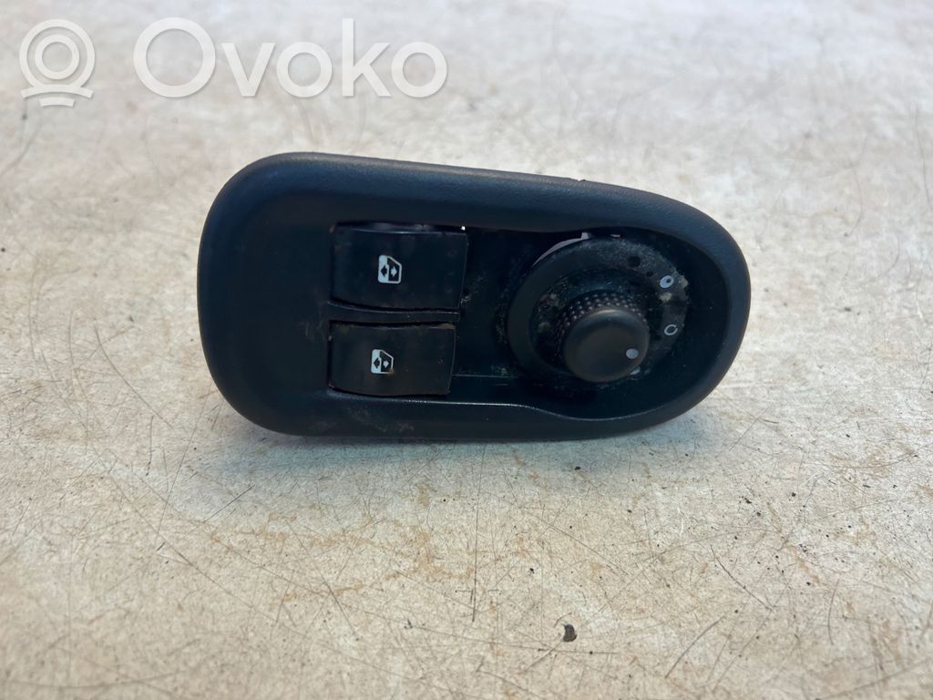 Renault Master III Electric window control switch 