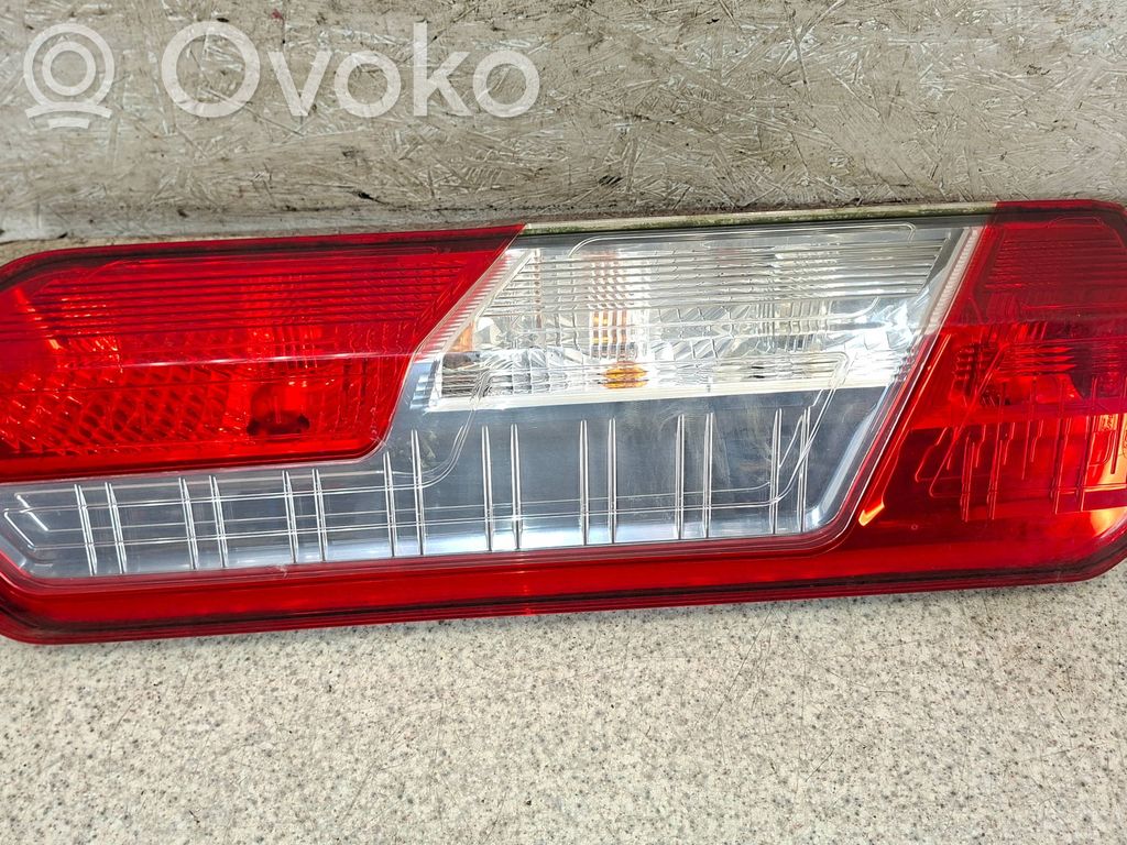 Ford Transit Aizmugurējais lukturis virsbūvē 