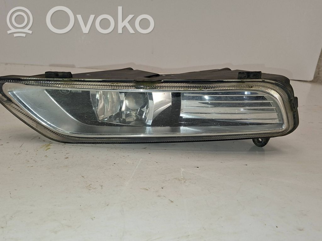 Volkswagen PASSAT B7 Front fog light 