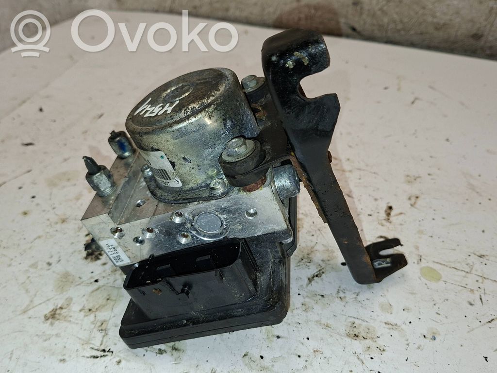 Nissan Juke I F15 ABS Blokas 