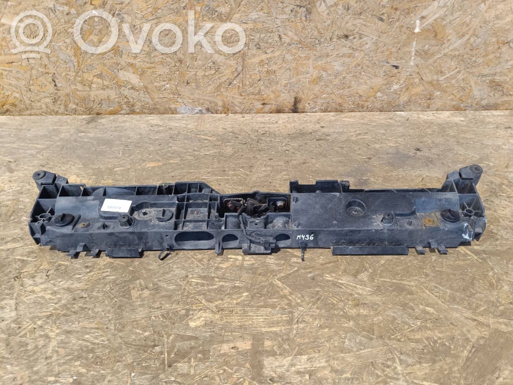 Renault Clio IV Viršutinė dalis radiatorių panelės (televizoriaus) 