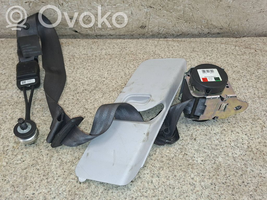 Opel Corsa E Cinturón delantero 