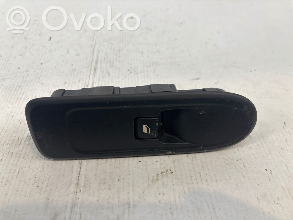 Hyundai ix35 Electric window control switch 