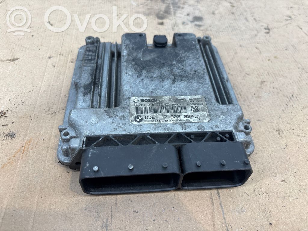 Engine control unit/module   0281015233,031692674,7823934