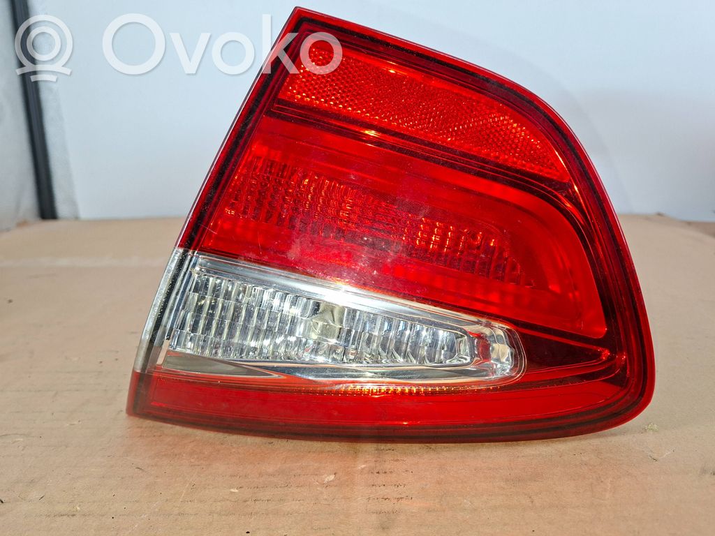 KIA Rio Takaluukun takavalot 