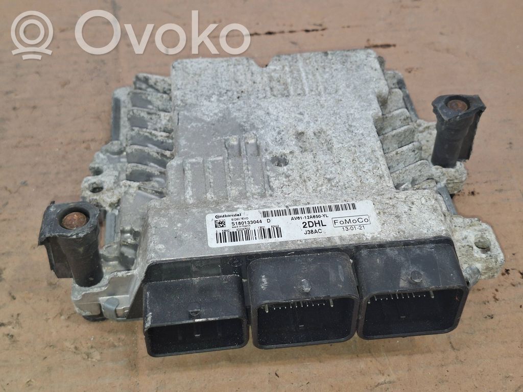 Sterownik / Moduł ECU   S180133044D,AV6112A650YL