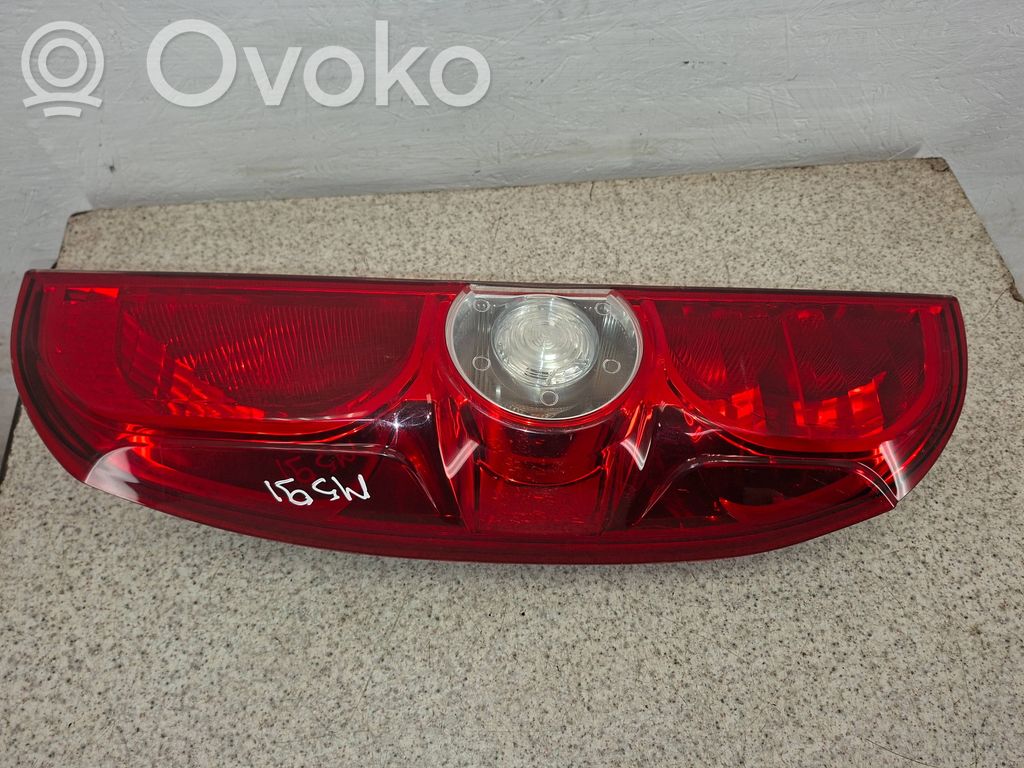 Opel Combo D Luz trasera/de freno 