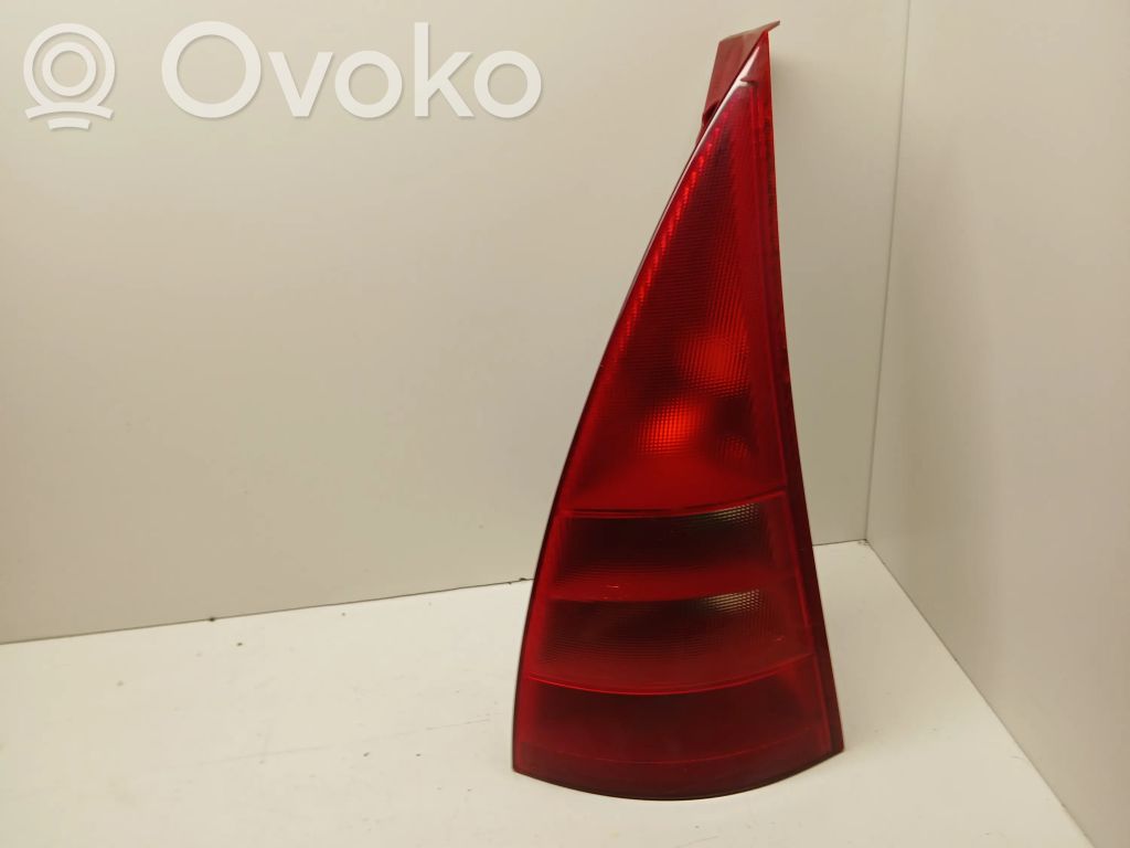 Rear/tail lights   2556